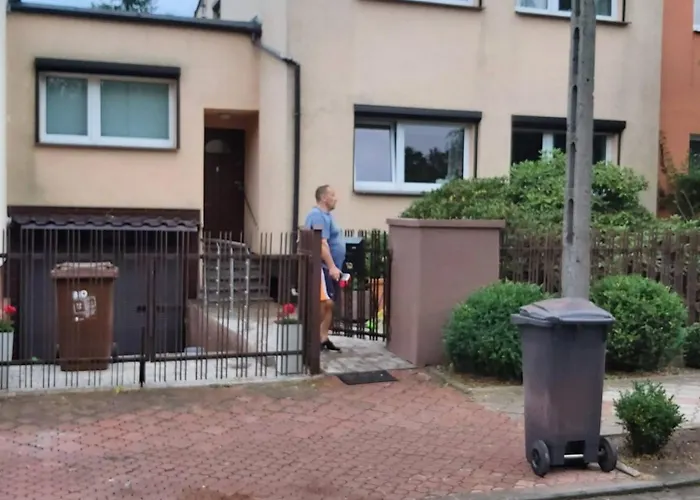 Maly Przy Lotnisku Homestay